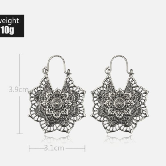 NWOT Boho Silver Mandala Earrings - Picture 5 of 7
